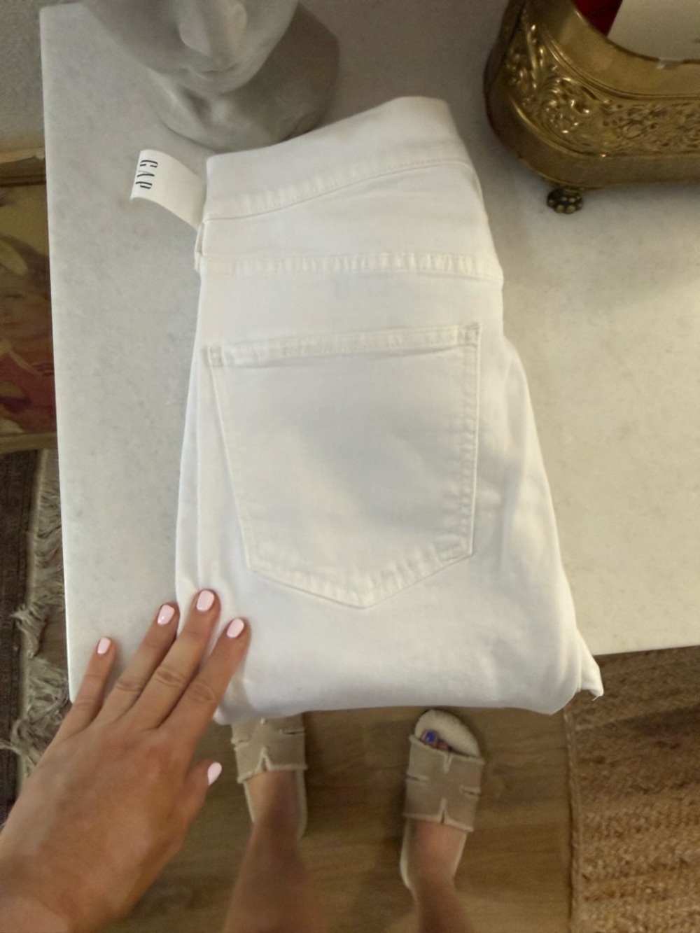 GAP White High-Rise Vintage SlimStraight Jeans - Size 28 - Picture 3 of 3